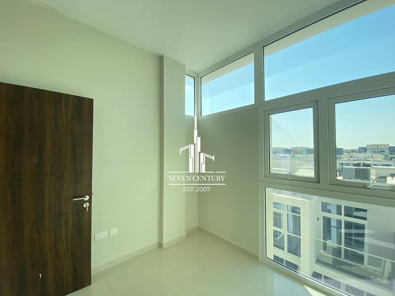 Prime Location | Community View | High End Quality - Image 10