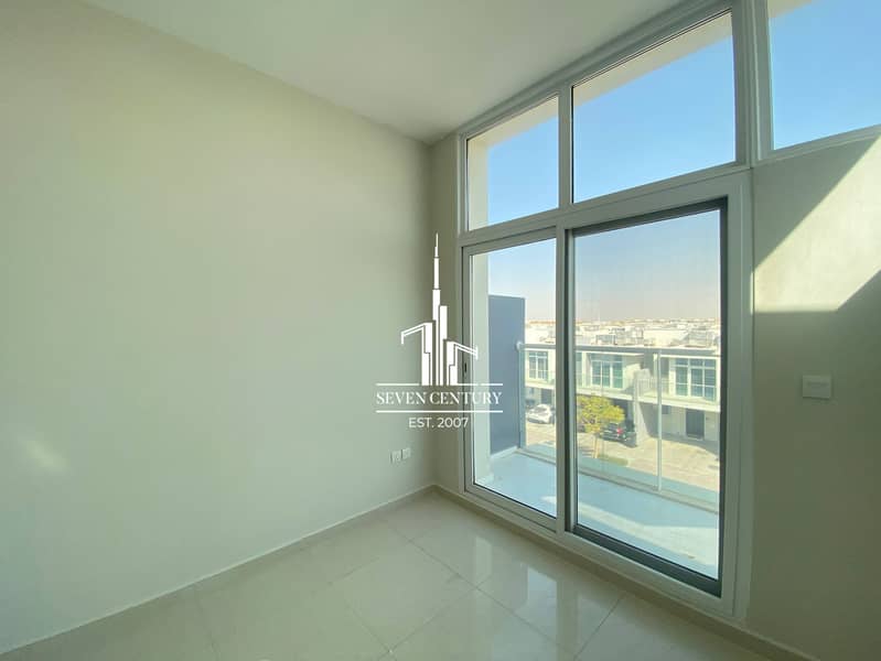 Prime Location | Community View | High End Quality - Image 15