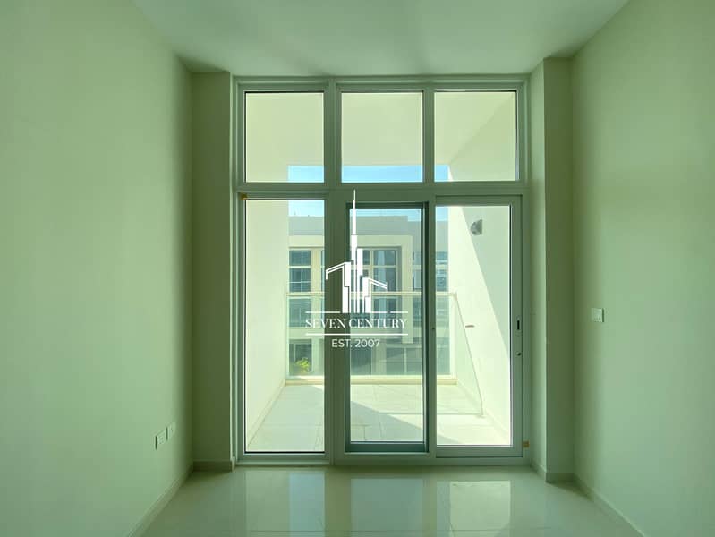 Prime Location | Community View | High End Quality - Image 17