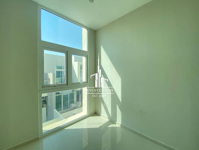 Prime Location | Community View | High End Quality - Image 21