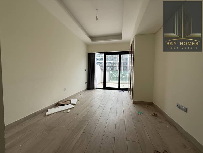 HUGE TERRACE | LIKE A NEW | FREE CHILLER | STUDIO APARTMENT WITH KITCHEN APPLIANCES