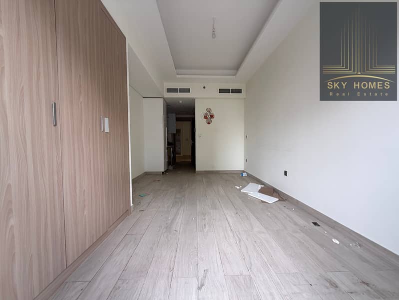 HUGE TERRACE | LIKE A NEW | FREE CHILLER | STUDIO APARTMENT WITH KITCHEN APPLIANCES