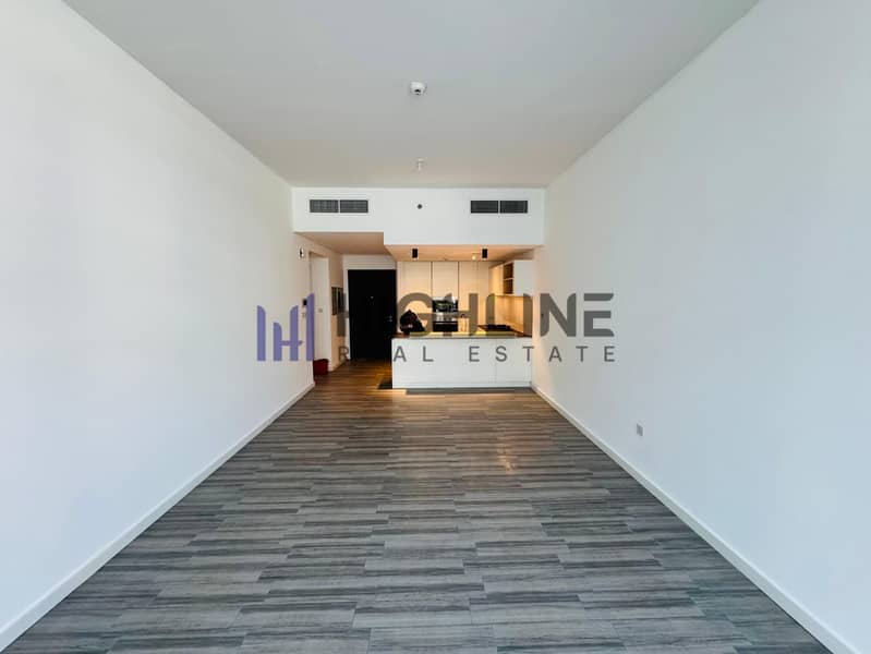 Modern 1Bedroom | Pool Facing | Prime Floor