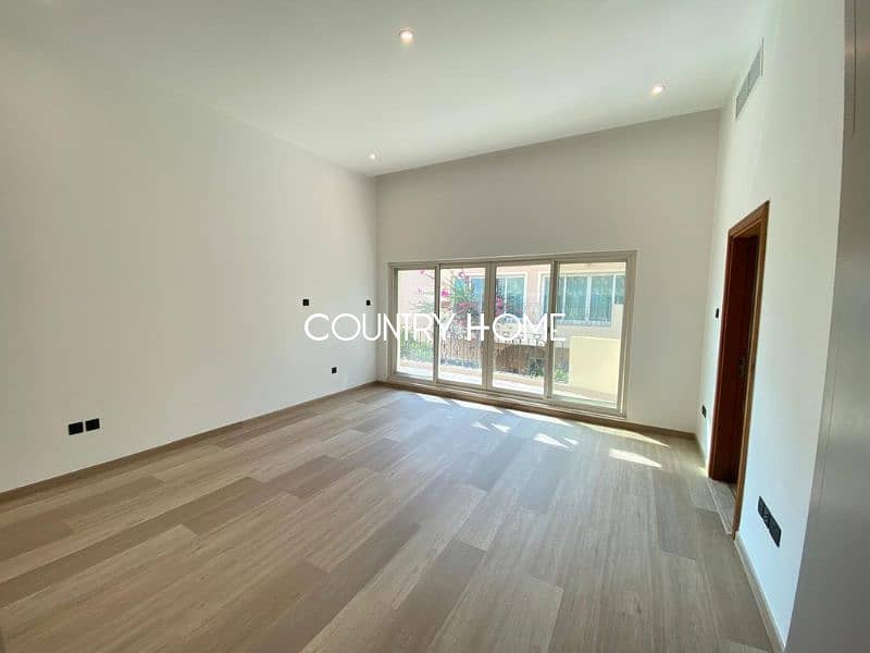 Fully Renovated Luxury Villa | Private Garden - Image 15