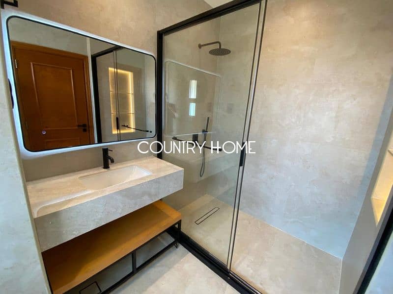 Fully Renovated Luxury Villa | Private Garden - Image 18