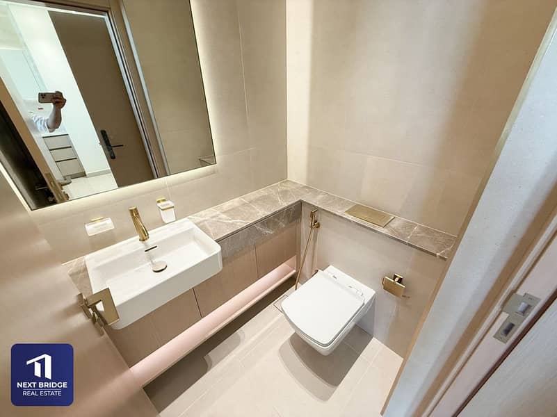 Pool View | High Floor | Spacious - Image 7