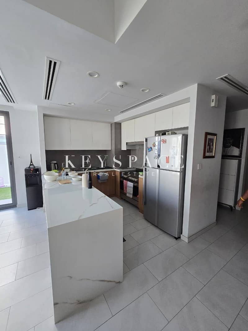 ELEGANT 4BR + MAIDS ROOM l LANDSCAPE GARDEN l UNFURNISHED