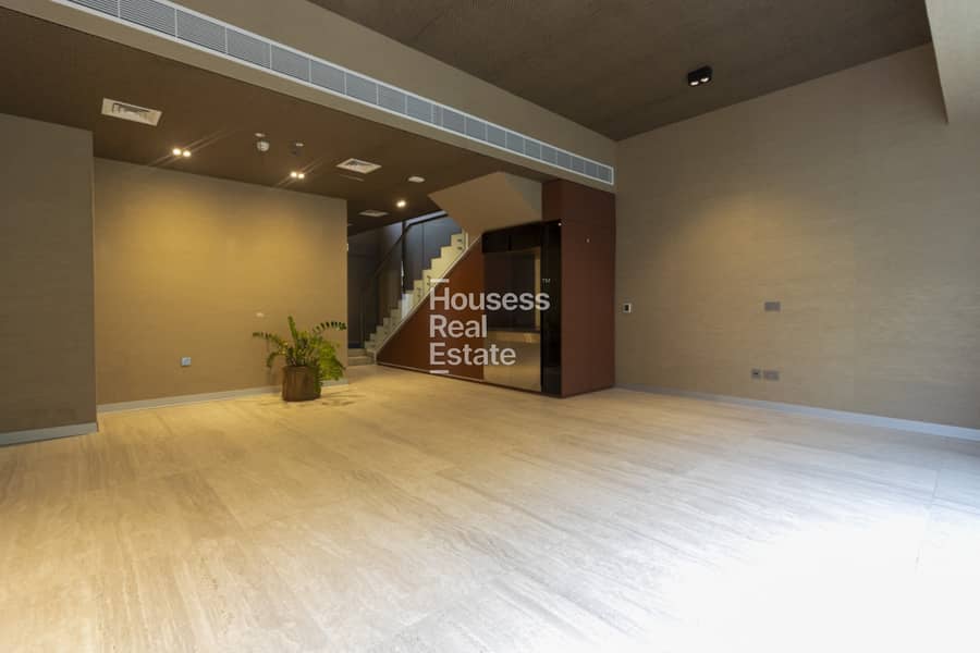 Extended Upgraded | Fully Custom | Spacious