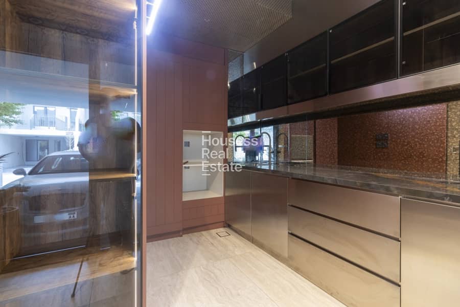 Extended Upgraded | Fully Custom | Spacious - Image 8