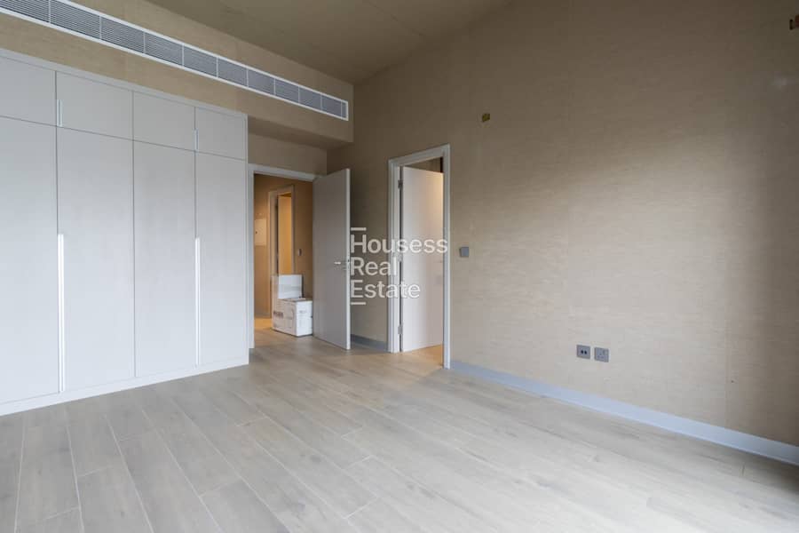 Extended Upgraded | Fully Custom | Spacious - Image 10