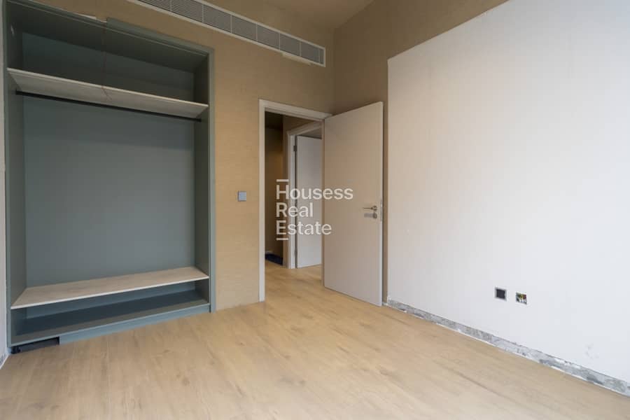 Extended Upgraded | Fully Custom | Spacious - Image 11