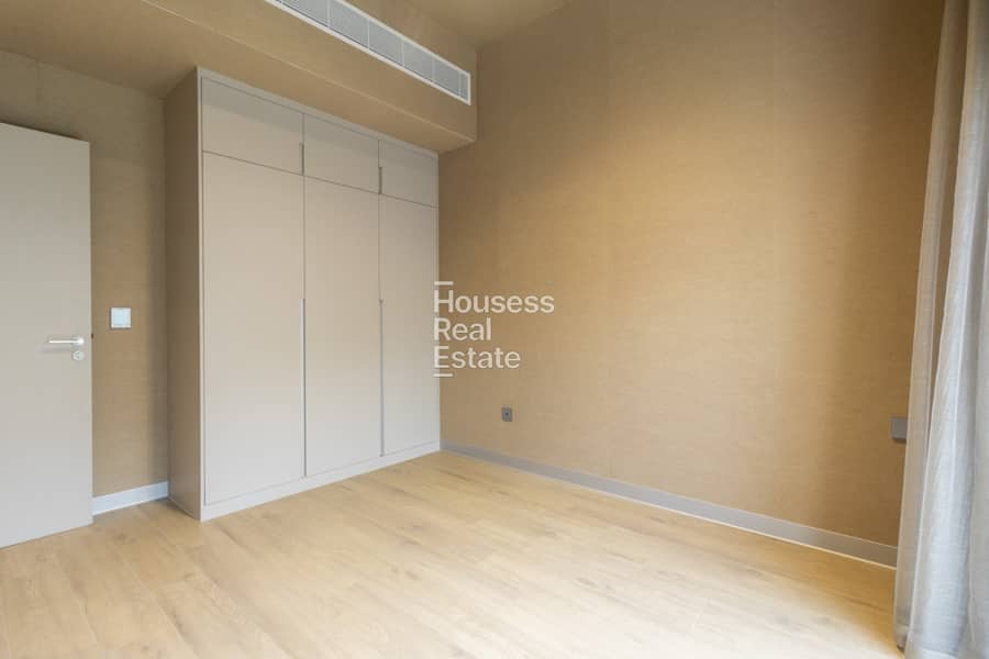 Extended Upgraded | Fully Custom | Spacious - Image 16