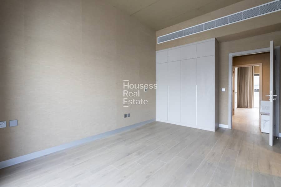 Extended Upgraded | Fully Custom | Spacious - Image 17