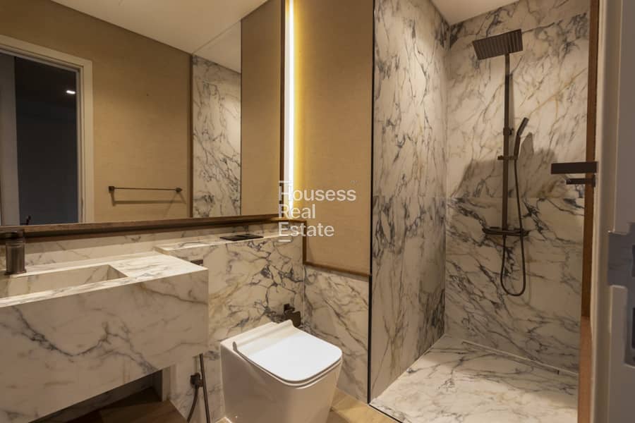 Extended Upgraded | Fully Custom | Spacious - Image 19