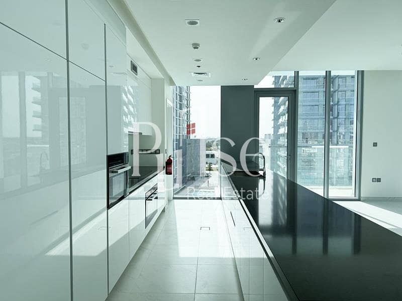 Spacious 3BR Corner Unit | Lagoon View | Vacant