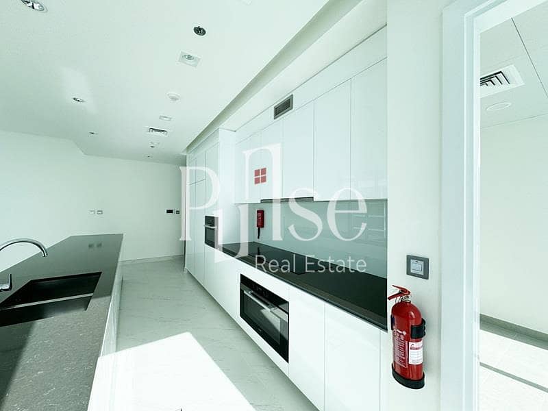 Spacious 3BR Corner Unit | Lagoon View | Vacant - Image 6