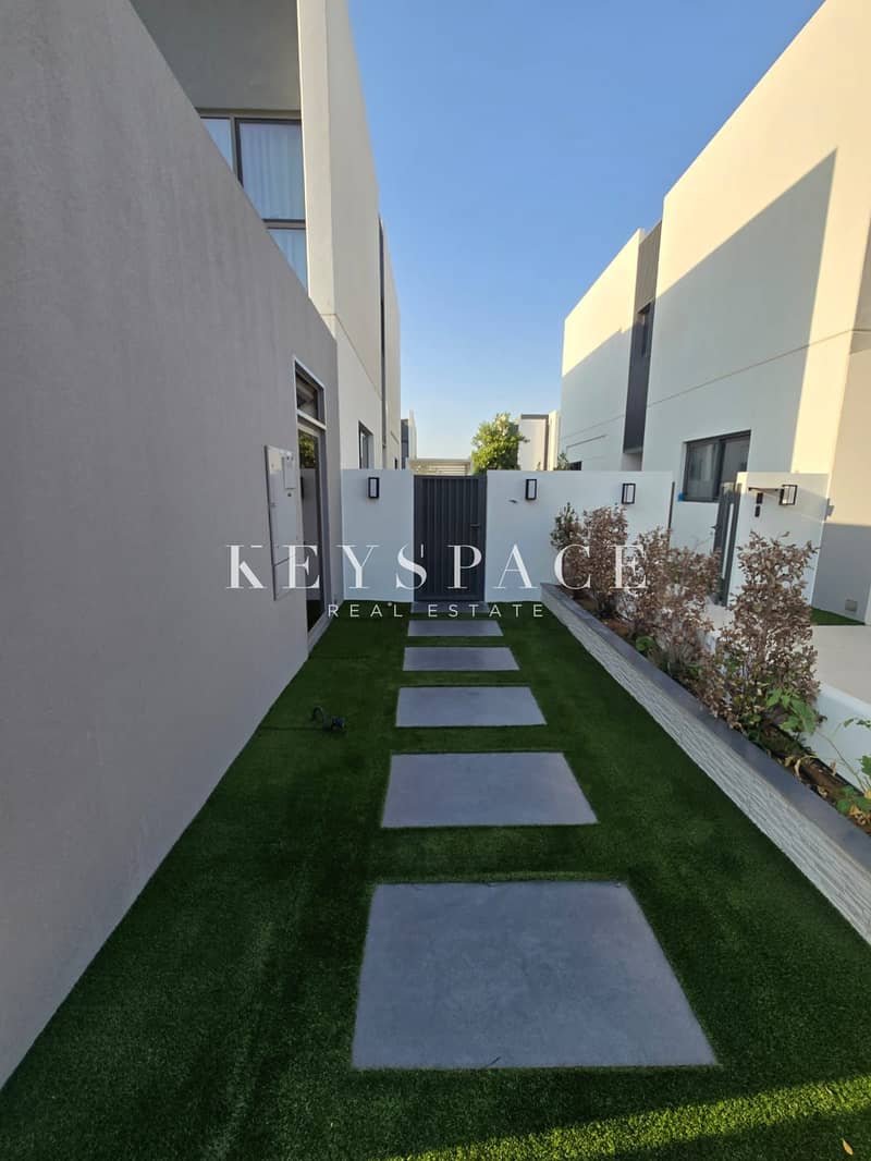 ELEGANT 4BR + MAIDS ROOM l LANDSCAPE GARDEN l UNFURNISHED - Image 8