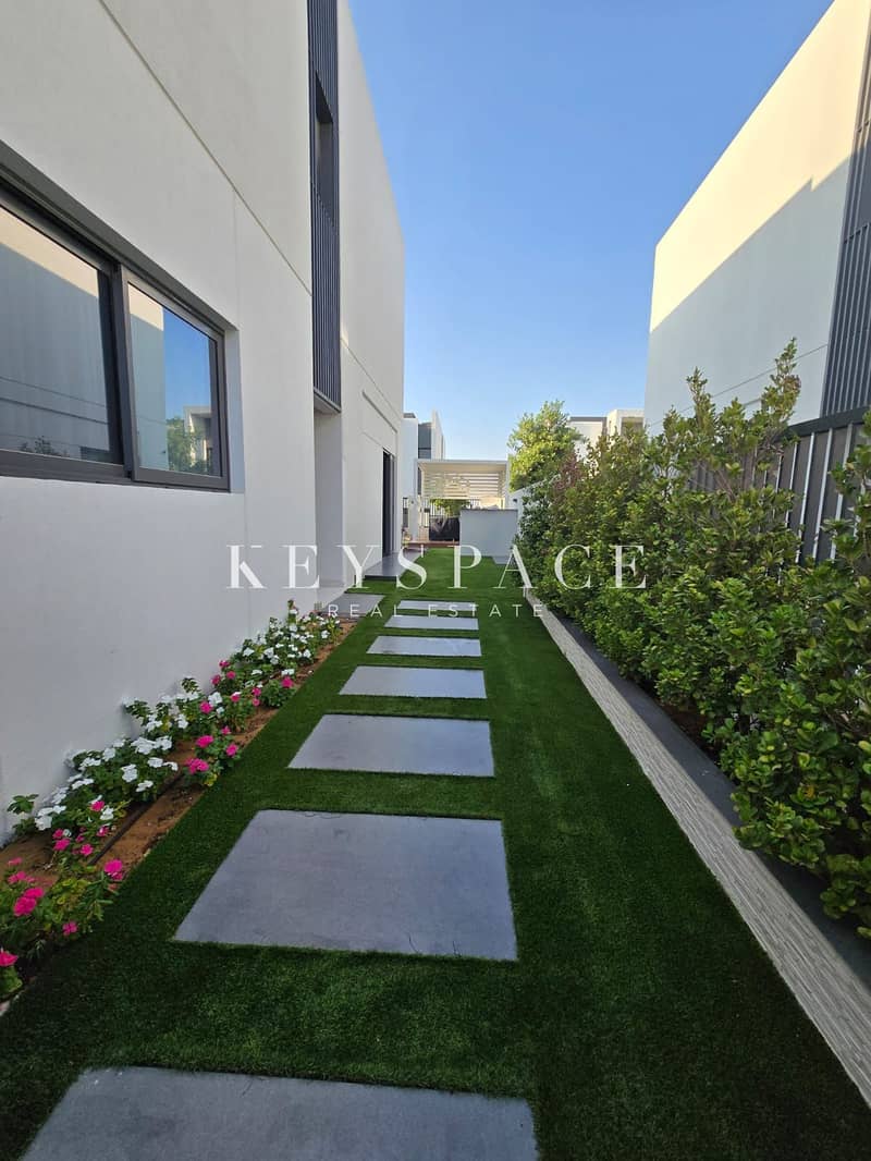 ELEGANT 4BR + MAIDS ROOM l LANDSCAPE GARDEN l UNFURNISHED - Image 9