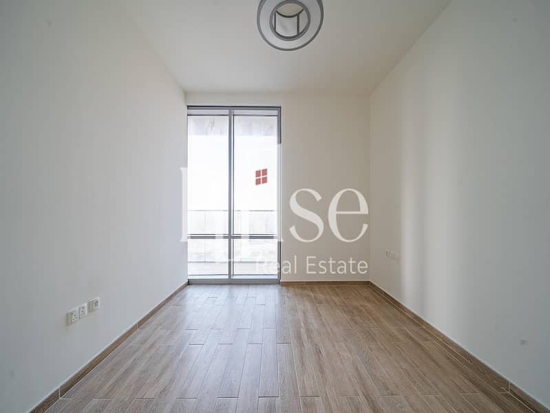 Elegant 2BR with Stunning Canal and Sea Views - Image 10