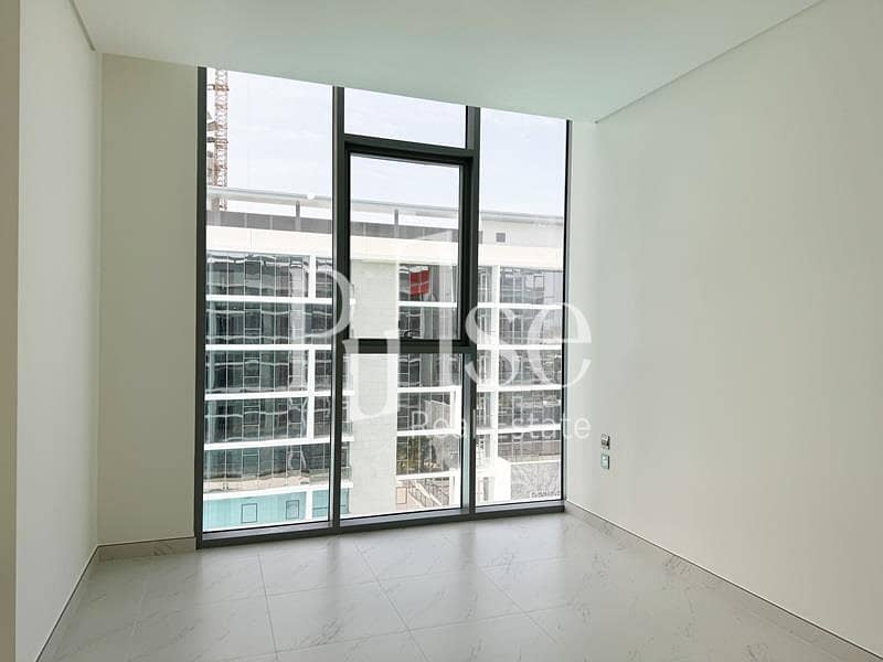 Spacious 3BR Corner Unit | Lagoon View | Vacant - Image 9