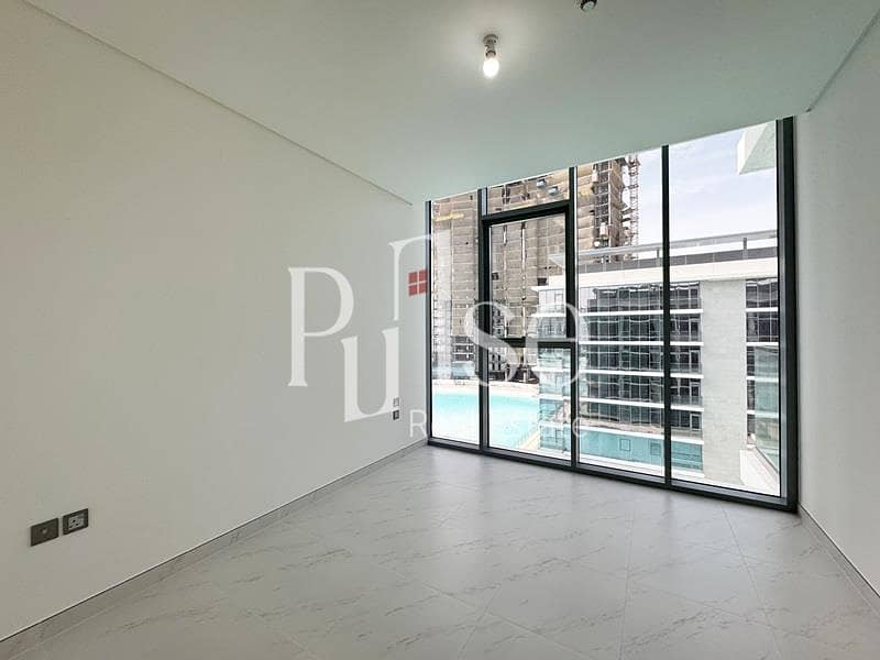 Spacious 3BR Corner Unit | Lagoon View | Vacant - Image 12