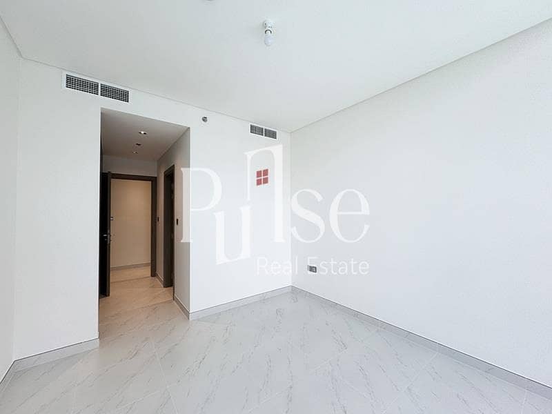 Spacious 3BR Corner Unit | Lagoon View | Vacant - Image 15