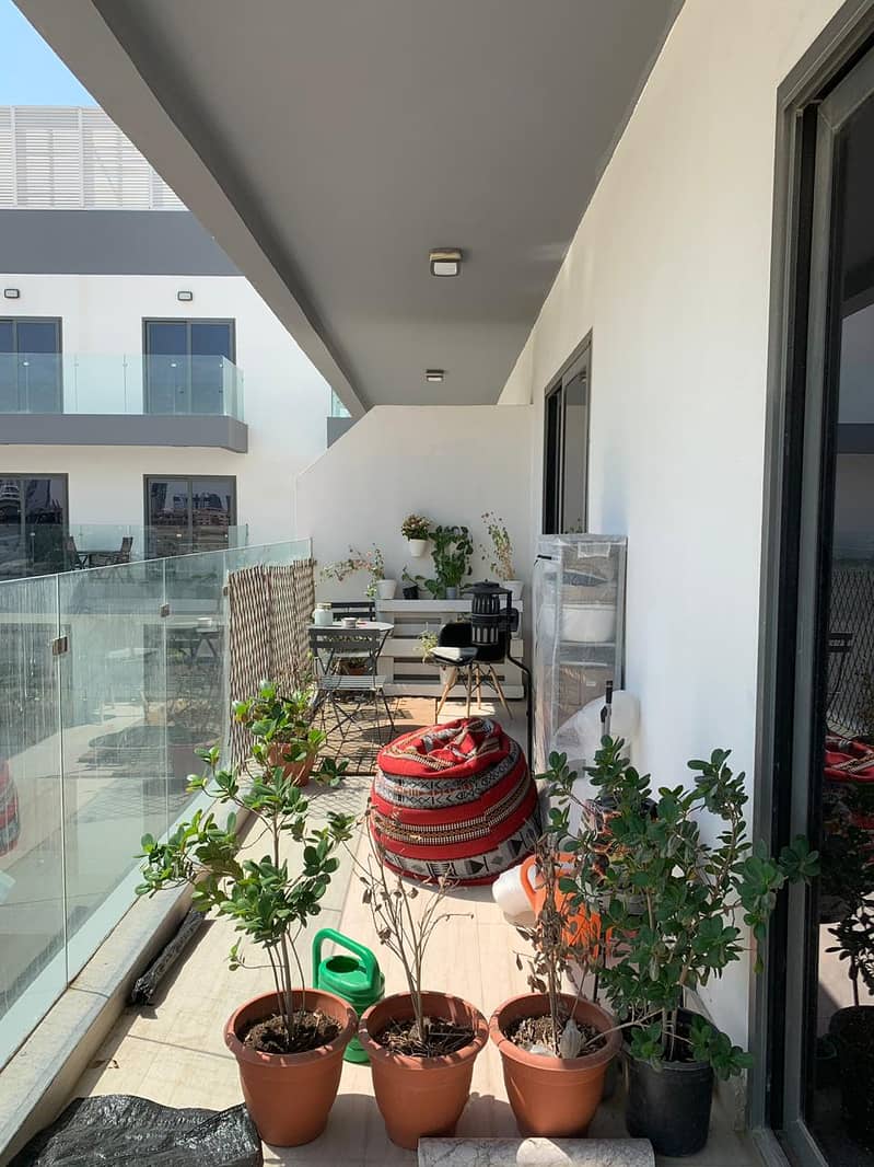 VACANT | POOL VIEW | FULLY UPGRADED