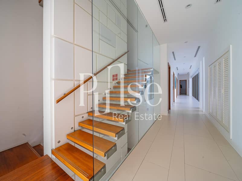 Luxury 5-Bedroom Villa with Private Pool - Image 12