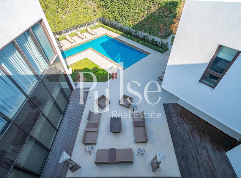 Luxury 5-Bedroom Villa with Private Pool - Image 14