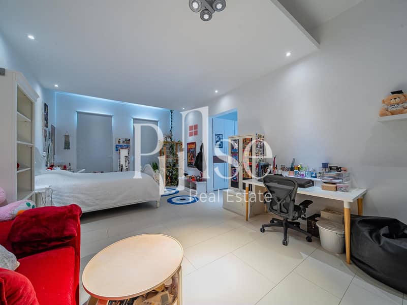 Luxury 5-Bedroom Villa with Private Pool - Image 19