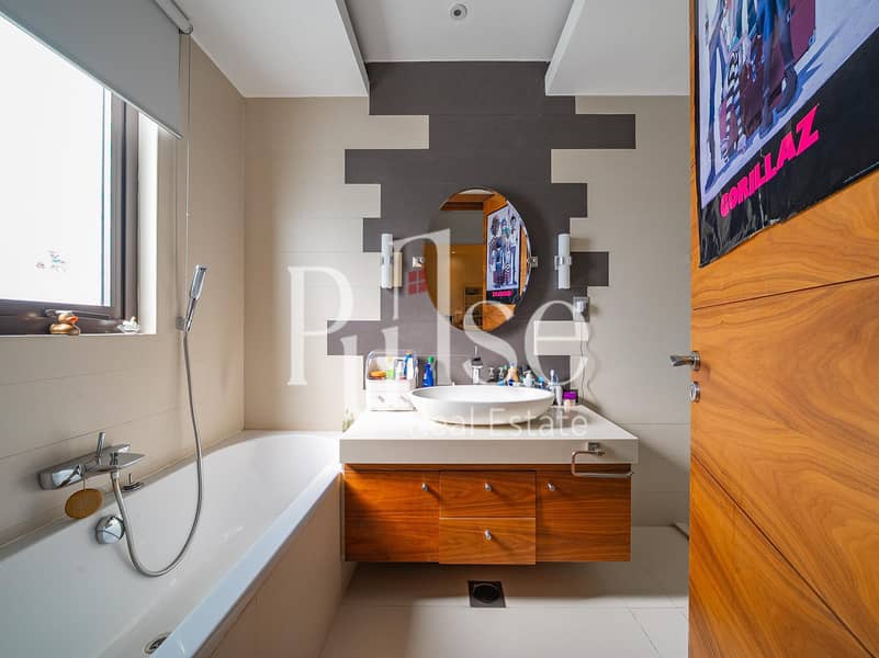 Luxury 5-Bedroom Villa with Private Pool - Image 20