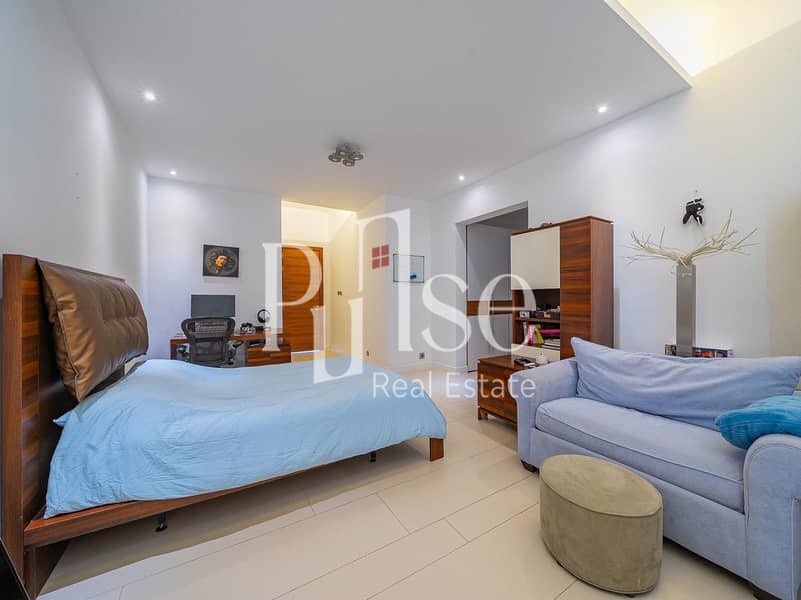 Luxury 5-Bedroom Villa with Private Pool - Image 24