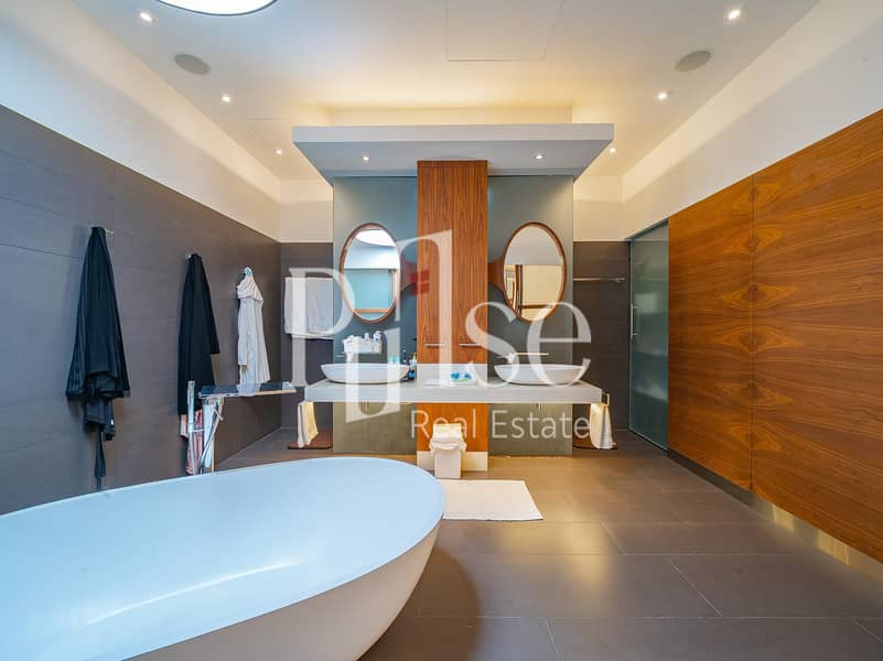 Luxury 5-Bedroom Villa with Private Pool - Image 27