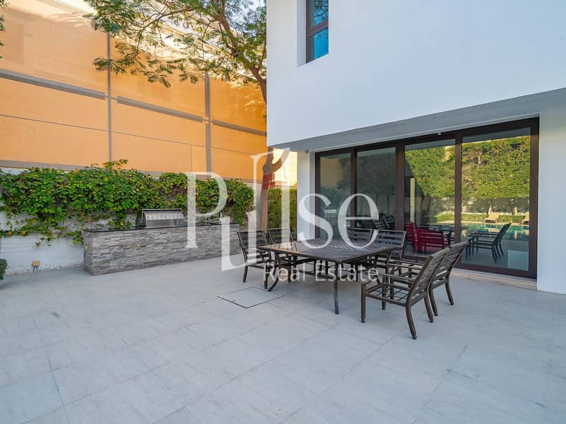 Luxury 5-Bedroom Villa with Private Pool - Image 29