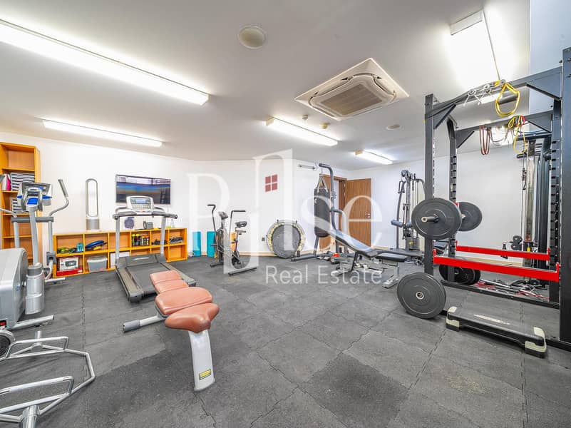 Luxury 5-Bedroom Villa with Private Pool - Image 30