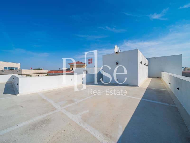 Luxury 5-Bedroom Villa with Private Pool - Image 32