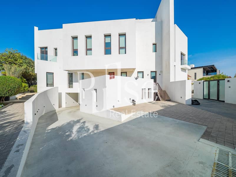 Luxury 5-Bedroom Villa with Private Pool - Image 34