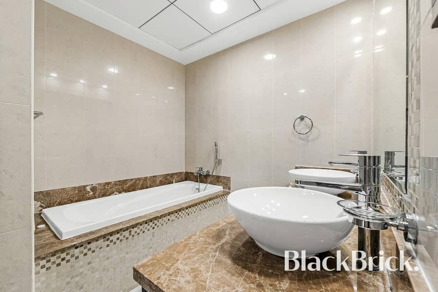 Price Reduced | Ready To Move In | Sea View - Image 12