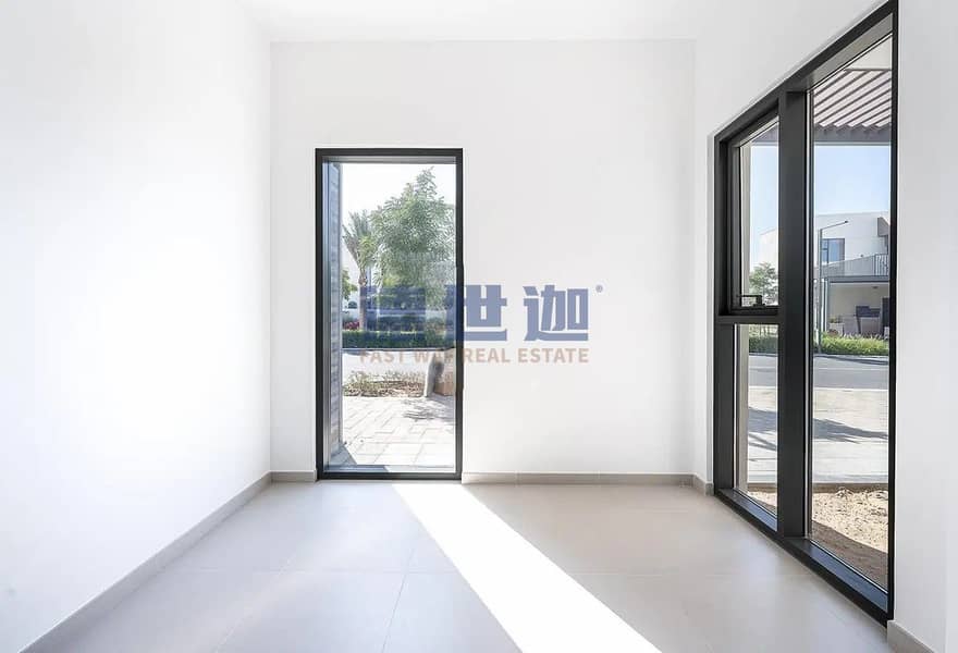 Single Row | Available Jan | Close to Lazy River - Image 9