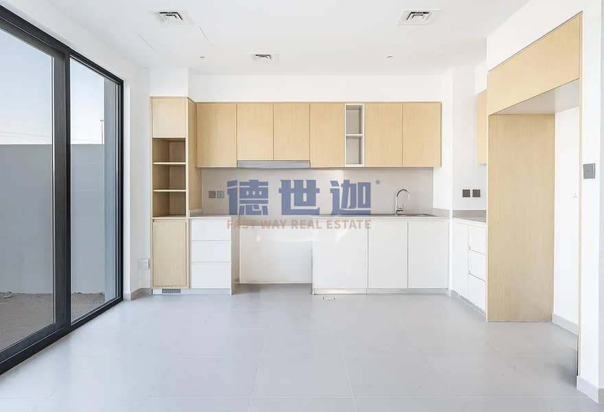 Single Row | Available Jan | Close to Lazy River - Image 11