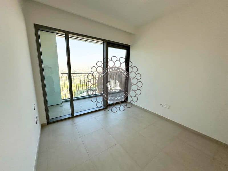 Downtown Views |Elegant 2 BR |Urban Retreat