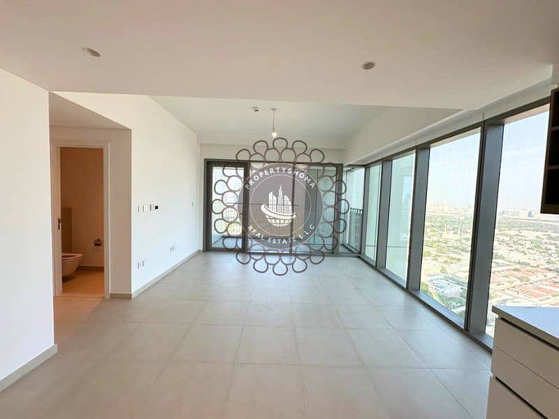 Downtown Views |Elegant 2 BR |Urban Retreat