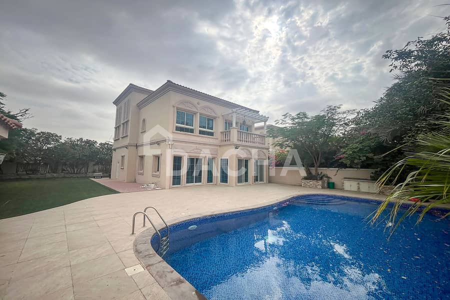 Large Plot | Private Pool | Garden Room | 1-4 Chqs