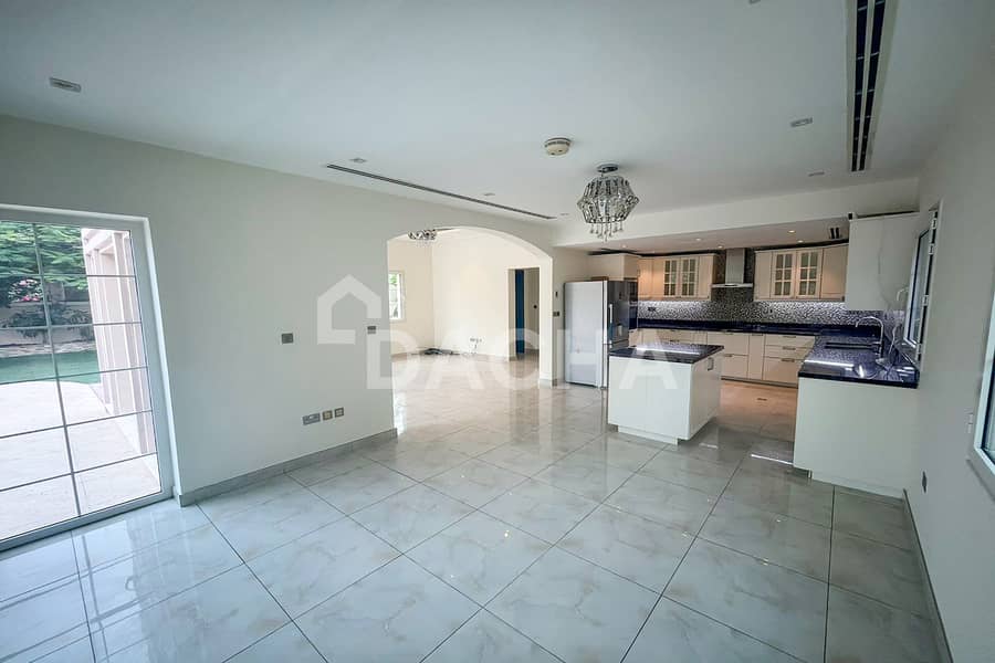 Large Plot | Private Pool | Garden Room | 1-4 Chqs