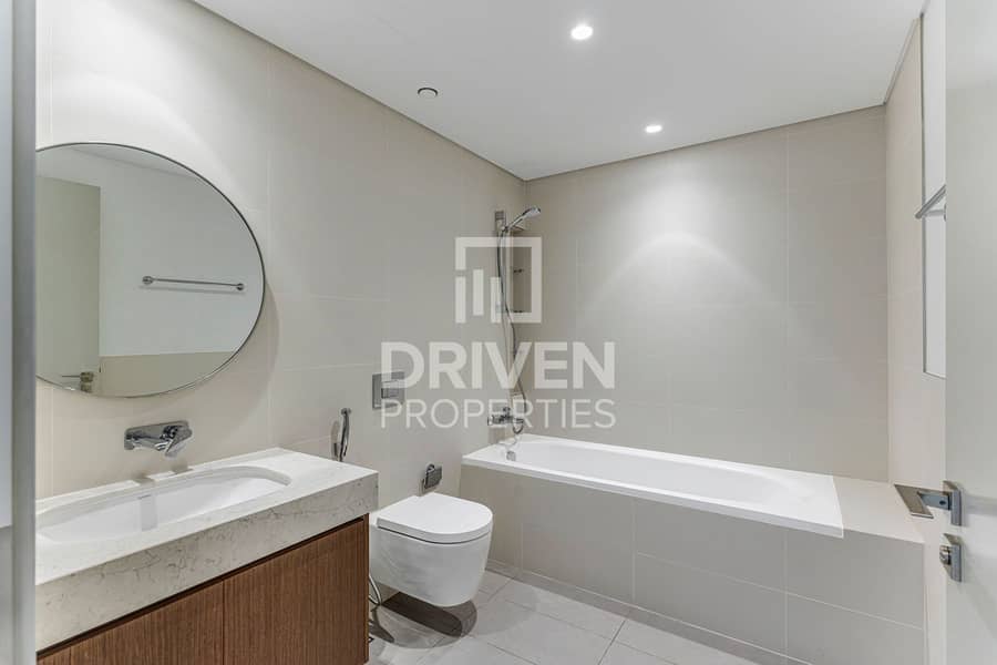 Stunning Sea and Palm view | Furnished | Brand New - Image 11