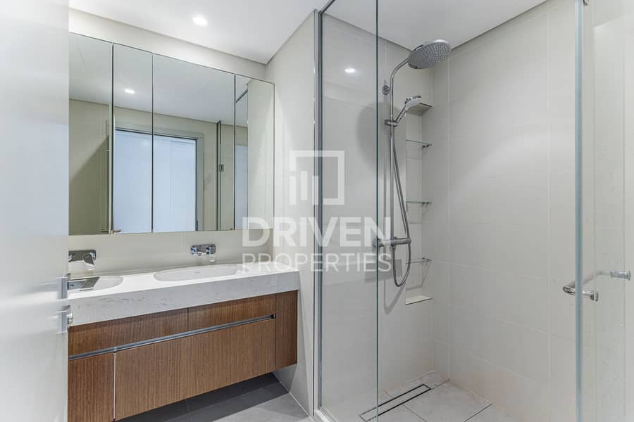 Stunning Sea and Palm view | Furnished | Brand New - Image 12