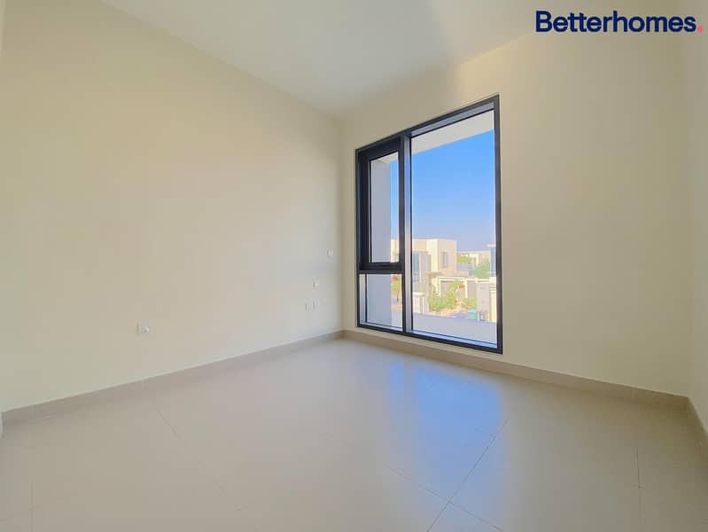 Well Maintained | Great Amenities | Landscaped - Image 6