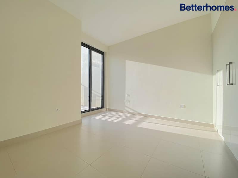 Well Maintained | Great Amenities | Landscaped - Image 9