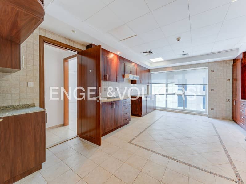 Spacious Layout | Maid’s Room | Ready to Move In - Image 6