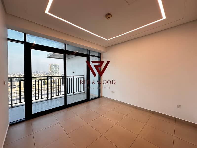 Pool View || Huge Size || Ready to Move